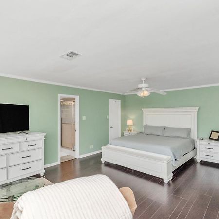 Beauty On The Water! Lake House Near The Beaches! Galveston Esterno foto