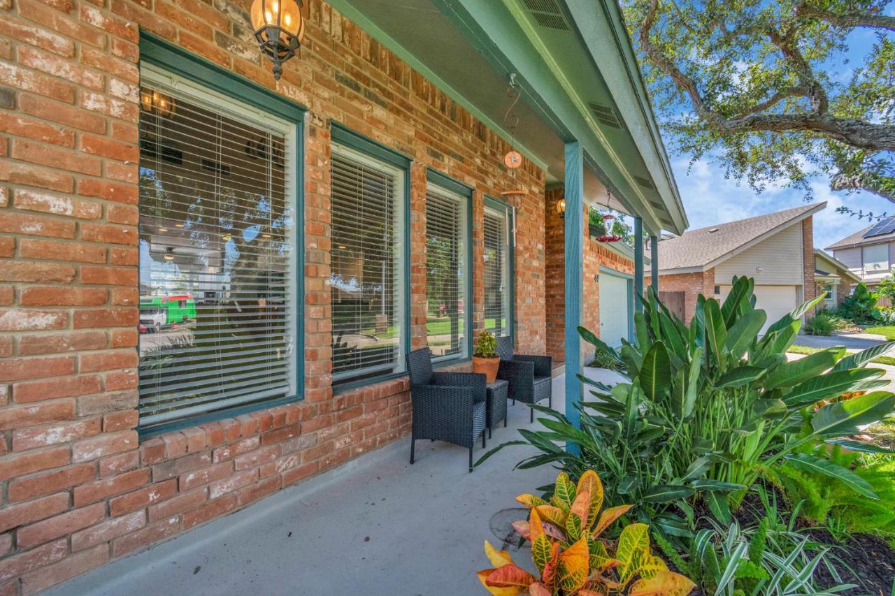 Beauty On The Water! Lake House Near The Beaches! Galveston Esterno foto