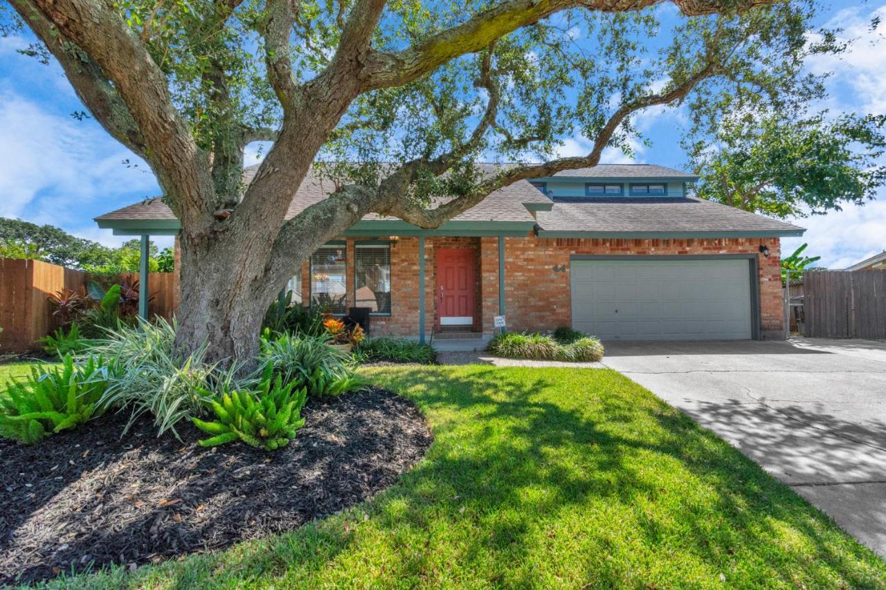 Beauty On The Water! Lake House Near The Beaches! Galveston Esterno foto