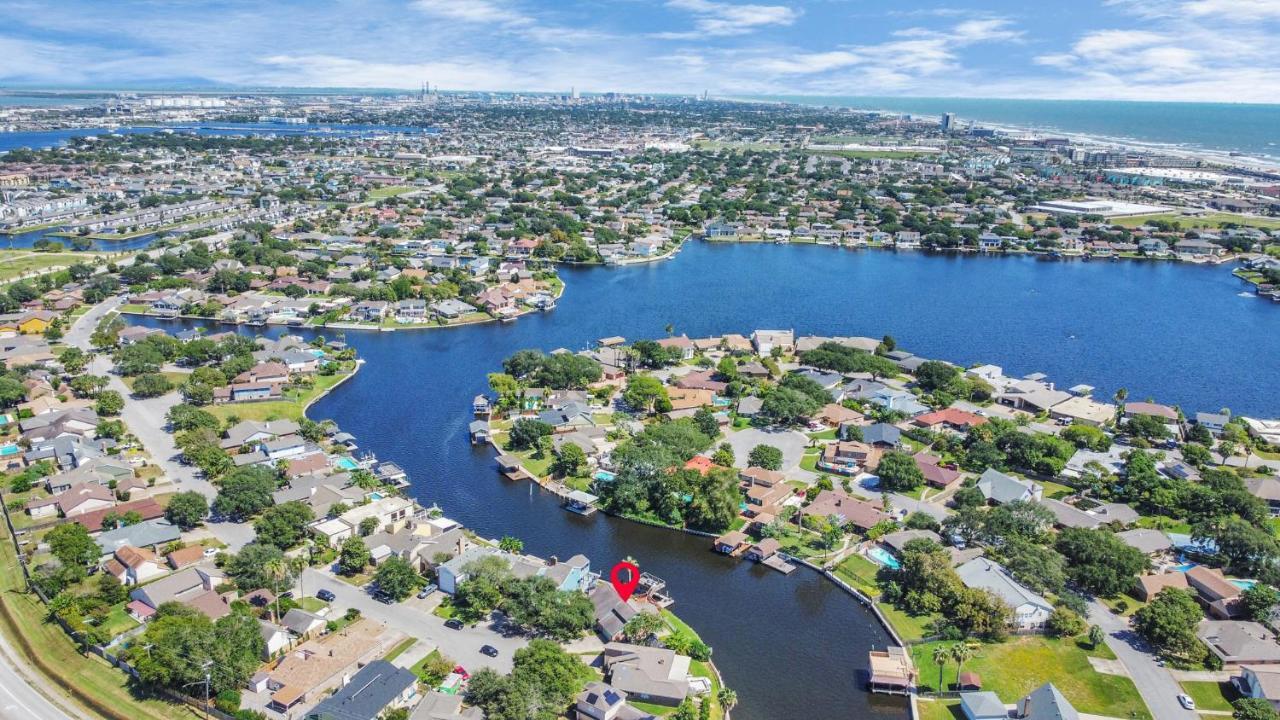 Beauty On The Water! Lake House Near The Beaches! Galveston Esterno foto