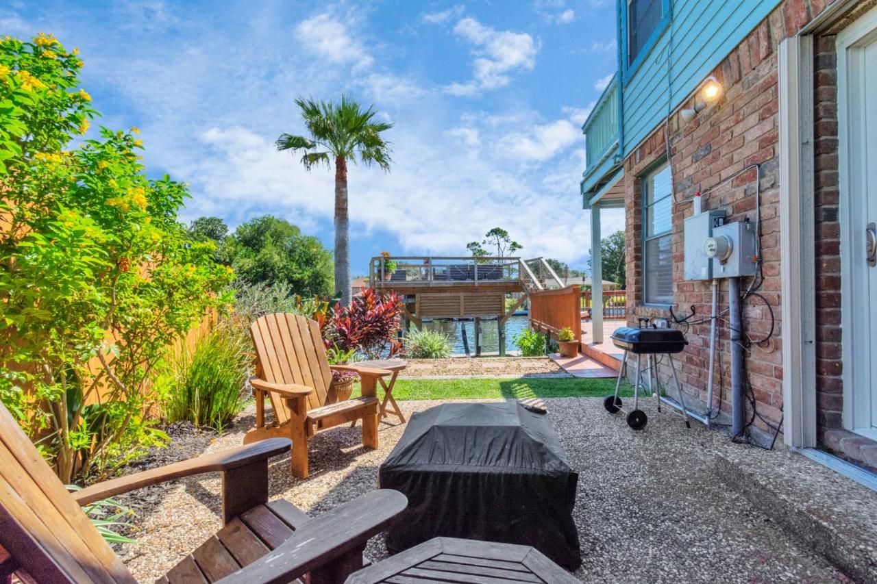 Beauty On The Water! Lake House Near The Beaches! Galveston Esterno foto
