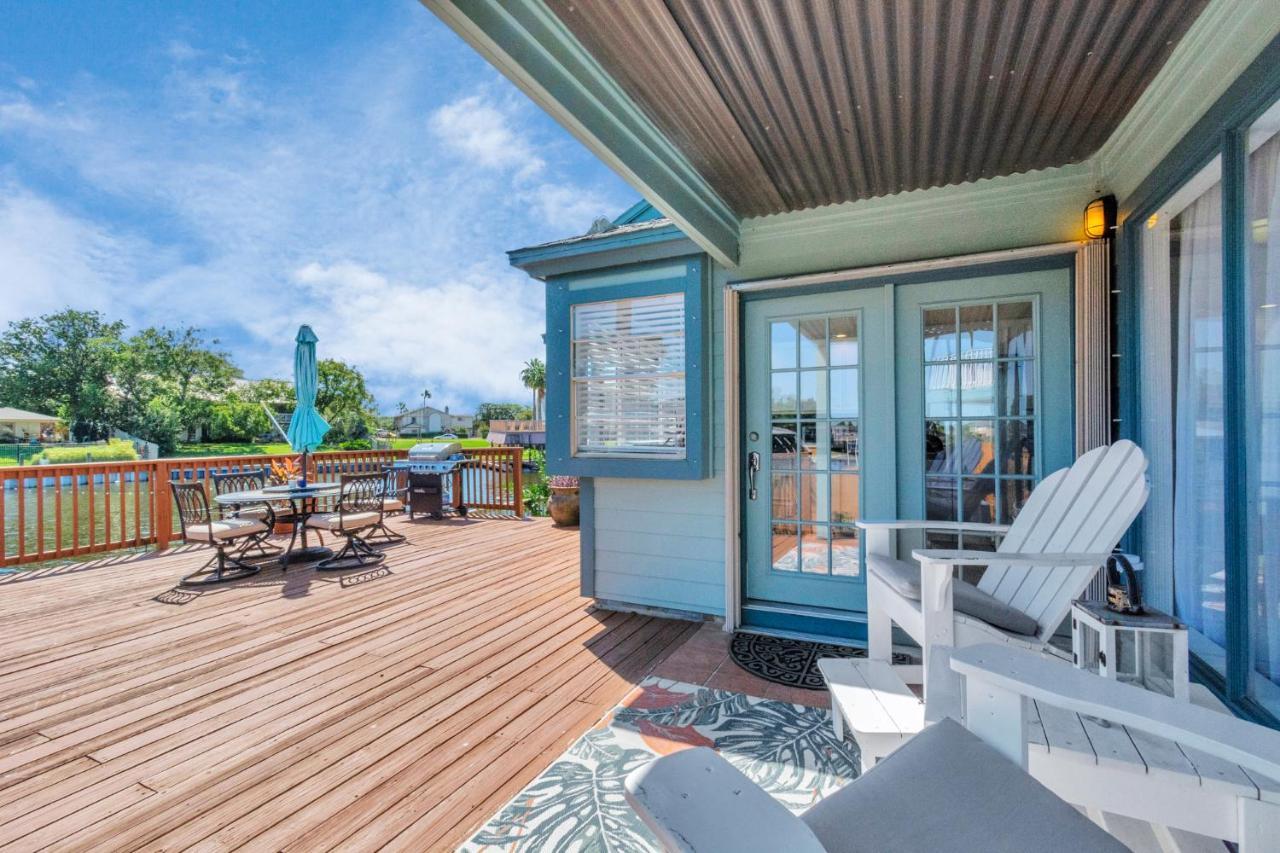Beauty On The Water! Lake House Near The Beaches! Galveston Esterno foto