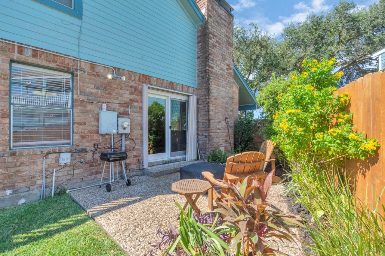 Beauty On The Water! Lake House Near The Beaches! Galveston Esterno foto